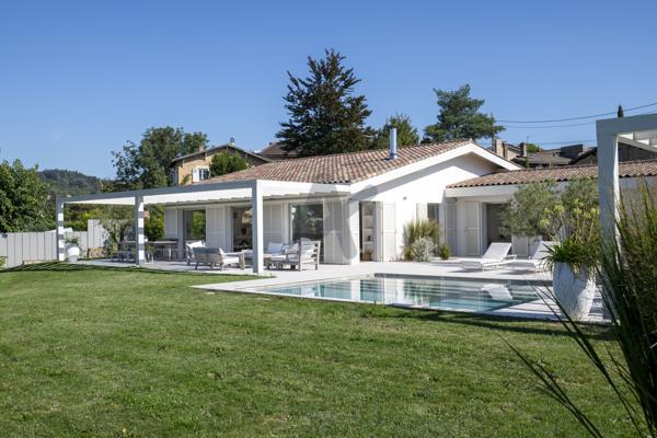 Saint Didier au Mont d'Or - Vue exceptionnelle - Maison de plain pied de 237 m2 env. - 4 chambres - 1 bureau -