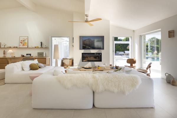Saint Didier au Mont d'Or - Vue exceptionnelle - Maison de plain pied de 237 m2 env. - 4 chambres - 1 bureau -
