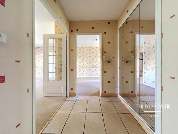Appartement
         3 pièces
        - 79 m² Exclusivité 145 800 € *
