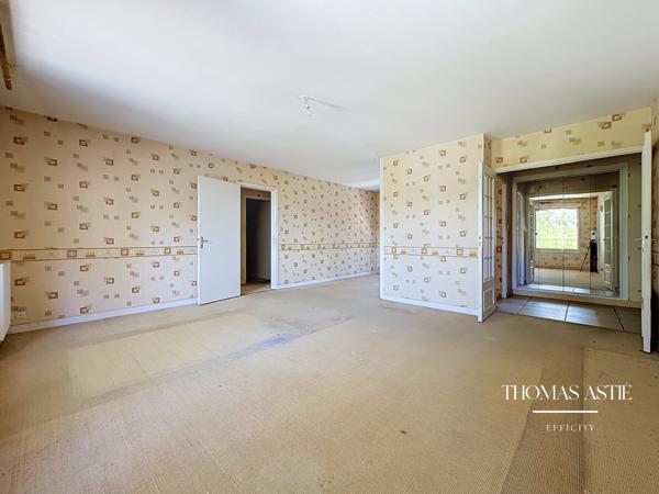 Appartement
         3 pièces
        - 79 m² Exclusivité 145 800 € *