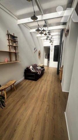 Maison de ville beaux volumes proximité des commodités environ 190 m² habitable sur un terrain ...