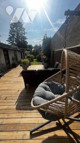 Maison de ville beaux volumes proximité des commodités environ 190 m² habitable sur un terrain ...