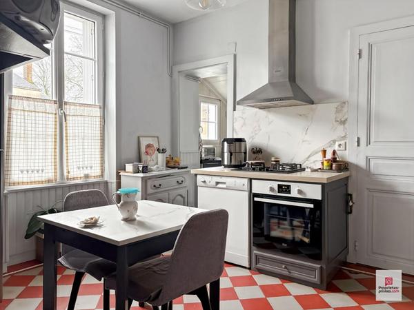 Maison Sable Sur Sarthe 8 pièce(s) 128.10 m2