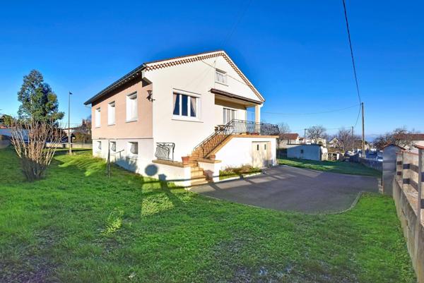 Maison à fort potentiel, terrain clos de 1 100 m².