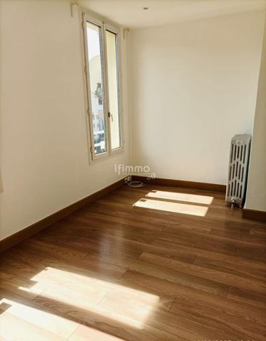 Villejuif, Maison de ville avec grand garage !