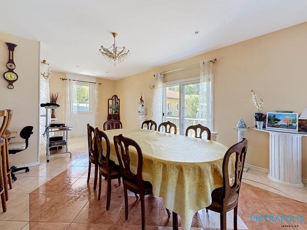 Grande maison familiale de 234 m² avec double garage