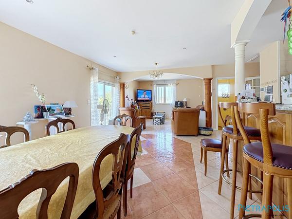 Grande maison familiale de 234 m² avec double garage