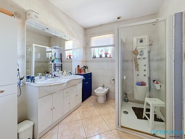 Grande maison familiale de 234 m² avec double garage