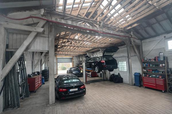 Terrain Charmes 653 m2 + bâtiment