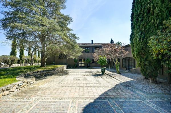 Location Maison de luxe Aix-en-Provence 15 Pièces 450 m²
