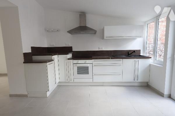 Maison rénovée et lumineuse – DPE B – 3 chambres – Terrain avec garage.