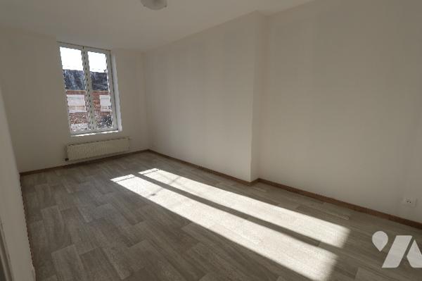 Maison rénovée et lumineuse – DPE B – 3 chambres – Terrain avec garage.