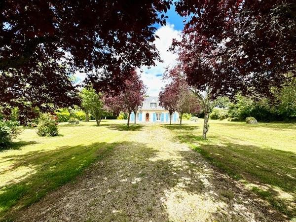 Maison d'habitation sur 5000 m2 de terrain dont une grande partie constructible