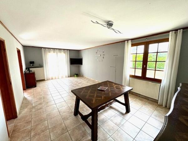 Maison d'habitation sur 5000 m2 de terrain dont une grande partie constructible