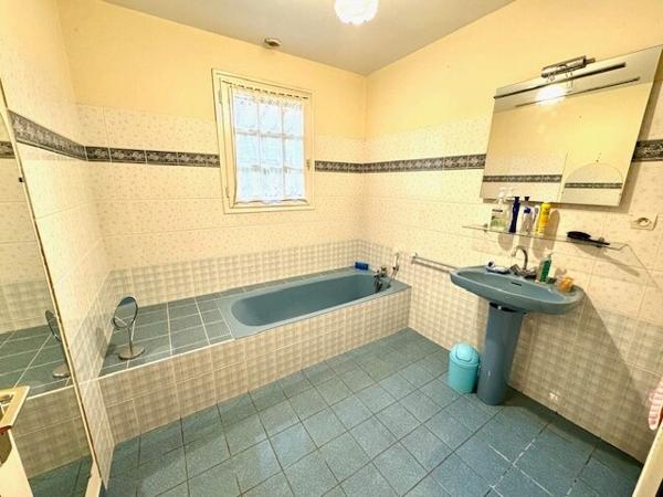 Maison d'habitation sur 5000 m2 de terrain dont une grande partie constructible