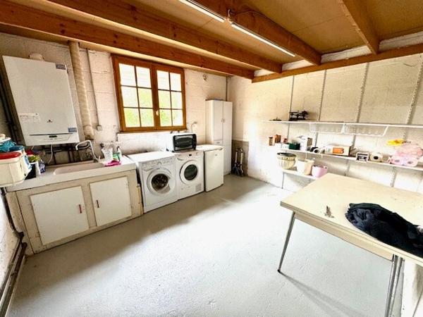 Maison d'habitation sur 5000 m2 de terrain dont une grande partie constructible