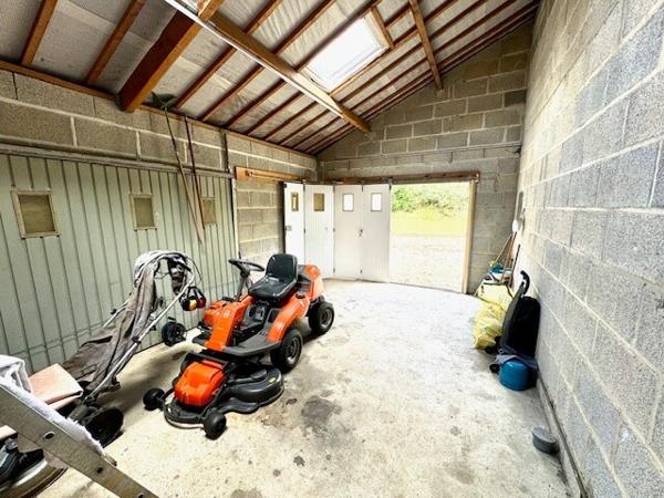 Maison d'habitation sur 5000 m2 de terrain dont une grande partie constructible