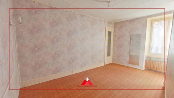 Appartement à rénover avec cave et grenier