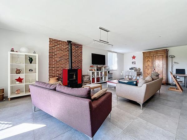 MAISON DE 186 M² SUR 2118 M² DE TERRAIN CONSTRUCTIBLE DANS UN ENVIRONNEMENT CALME