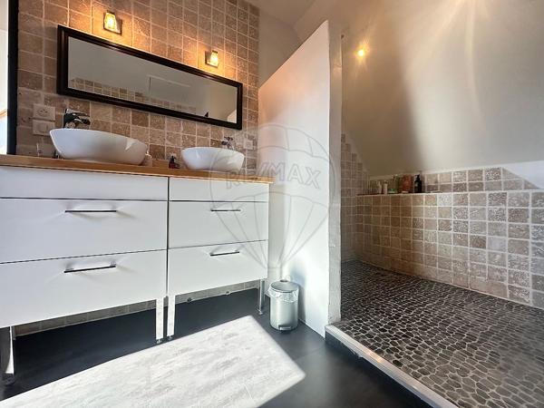 Maison 2 chambre(s) à vendre - Saint-Parize-le-Châtel, Nièvre - 58