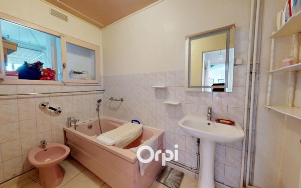 Appartement à vendre    2 pièces • 61 m2 Hyères