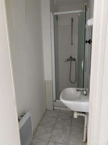 T 2 POITIERS - 2 pièces - 31.30 m2