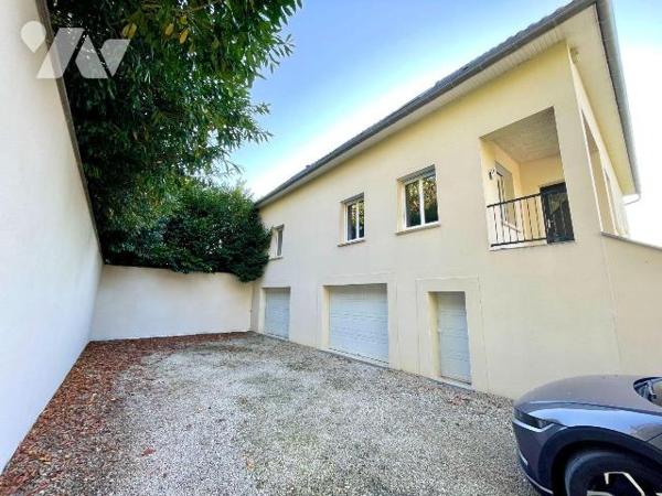 PAVILLON AVEC CONFORT DU PLAIN-PIED ET SOUS-SOL COMPLET AU CALME.
A VENDRE, à 10 min de Rethel...