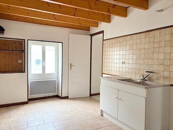 Maison Saint Pierre La Noue 77 m2, 2 chambres, bureau garage et extérieur
