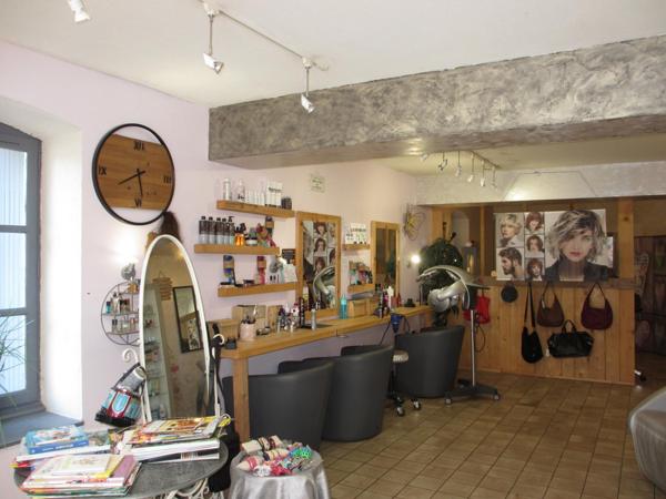 COUBLANC Salon de Coiffure avec joli potentiel