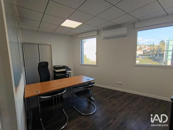 Location parking 37 m² Saint-Jean-Bonnefonds