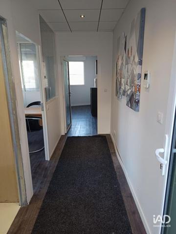 Location parking 37 m² Saint-Jean-Bonnefonds