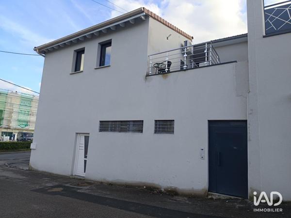 Location parking 37 m² Saint-Jean-Bonnefonds