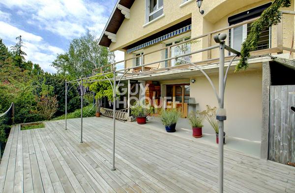 Maison à vendre à Ruy Montceau - 6 pièces, 4 chambres, 208 m²