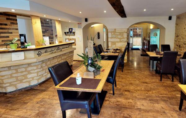 Restaurant avec appartements locatifs