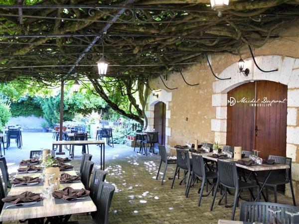 Restaurant avec appartements locatifs