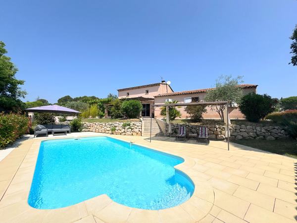 A VENDRE 84120 PERTUIS MAISON TYPE 6 PIECES D'ENVIRON 167M² AVEC DOUBLE GARAGE, PISCINE ET JARDIN