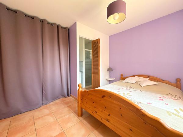 A VENDRE 84120 PERTUIS MAISON TYPE 6 PIECES D'ENVIRON 167M² AVEC DOUBLE GARAGE, PISCINE ET JARDIN