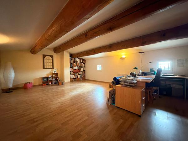 A VENDRE 84120 PERTUIS MAISON TYPE 6 PIECES D'ENVIRON 167M² AVEC DOUBLE GARAGE, PISCINE ET JARDIN