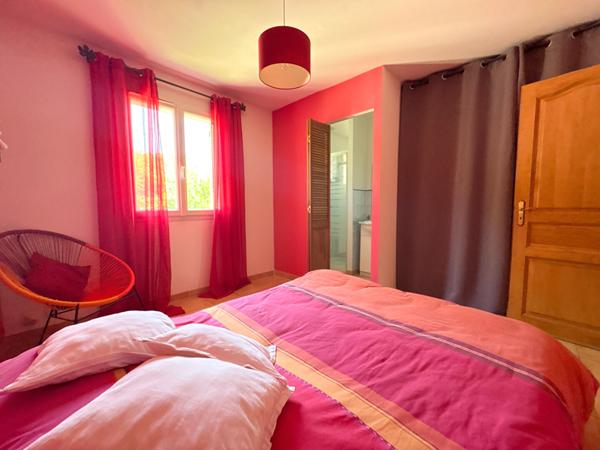 A VENDRE 84120 PERTUIS MAISON TYPE 6 PIECES D'ENVIRON 167M² AVEC DOUBLE GARAGE, PISCINE ET JARDIN