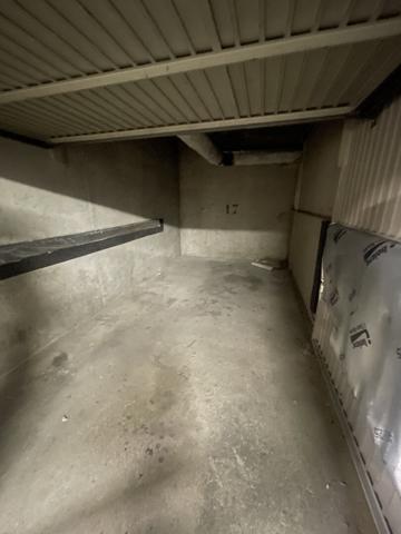 Parking / box 13 m2