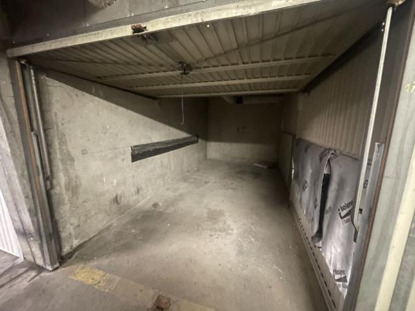 Parking / box 13 m2
