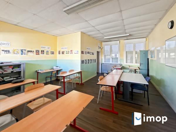 Batiment de 590m2 sur un terrain de 2169m2