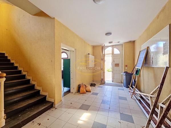 IMMEUBLE A USAGE D'HABITATION OU DE BUREAUX - MULTIPLES POSS Loisey-culey