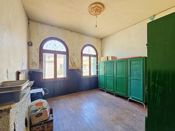 IMMEUBLE A USAGE D'HABITATION OU DE BUREAUX - MULTIPLES POSS Loisey-culey