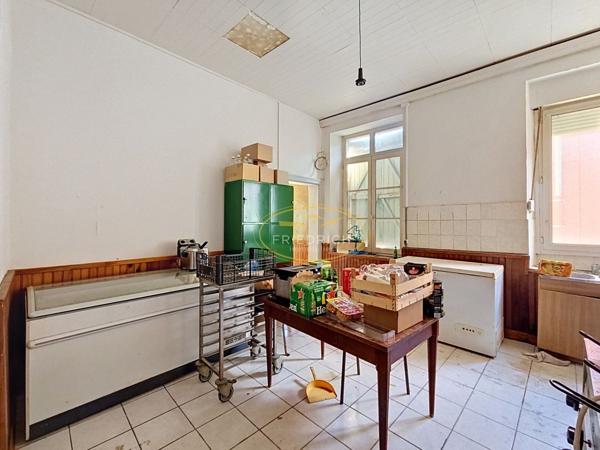 IMMEUBLE A USAGE D'HABITATION OU DE BUREAUX - MULTIPLES POSS Loisey-culey