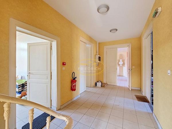 IMMEUBLE A USAGE D'HABITATION OU DE BUREAUX - MULTIPLES POSS Loisey-culey
