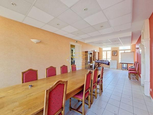IMMEUBLE A USAGE D'HABITATION OU DE BUREAUX - MULTIPLES POSS Loisey-culey