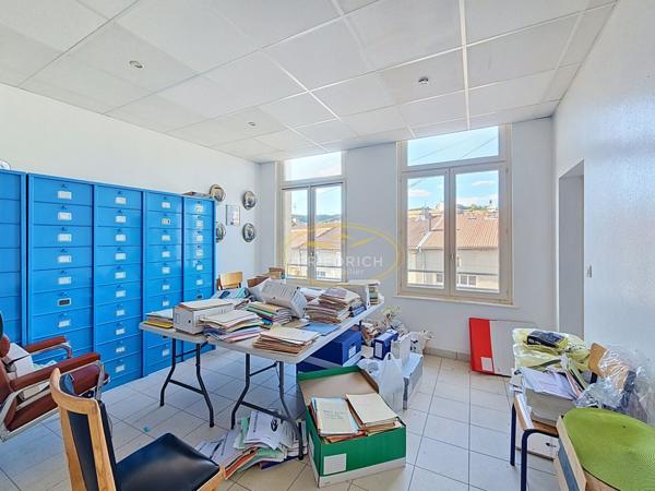 IMMEUBLE A USAGE D'HABITATION OU DE BUREAUX - MULTIPLES POSS Loisey-culey