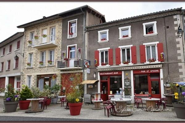 À VENDRE Fonds de commerce et murs Café-Restaurant avec Chambres d’hôtes, aux portes de l’Ardèche