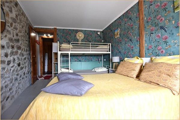 À VENDRE Fonds de commerce et murs Café-Restaurant avec Chambres d’hôtes, aux portes de l’Ardèche